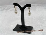 14kpe002 14K Gold hoop Earring with white tear-drop cultured pearl