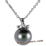 Dpp028 gracefully 18k white gold diamond pendant with a black tahitian pearl