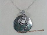 sp050 50mm round Natural sea shell pendant seized with zircon beads