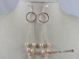 spe059 Hoop Earrings with a pink rice-shape Pearl Accent