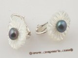 spe262 White carve mother of pearl shell and black bread pearl clip earring in 925silver