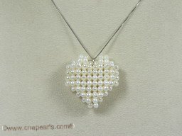 Hand-knotted white Pearl heart pendant